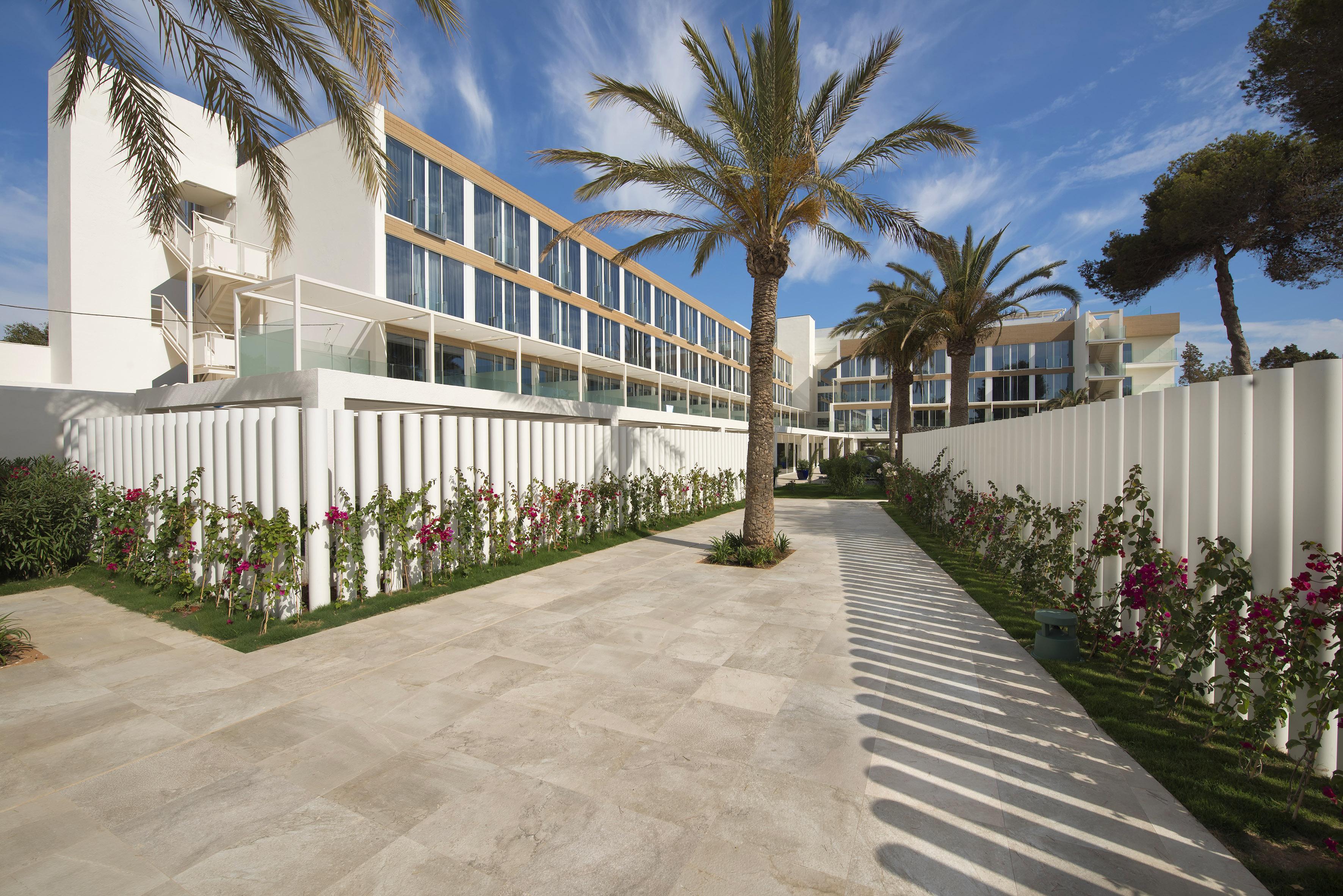 Me Ibiza - The Leading Hotels Of The World Санта Еулалия дел Рио Екстериор снимка