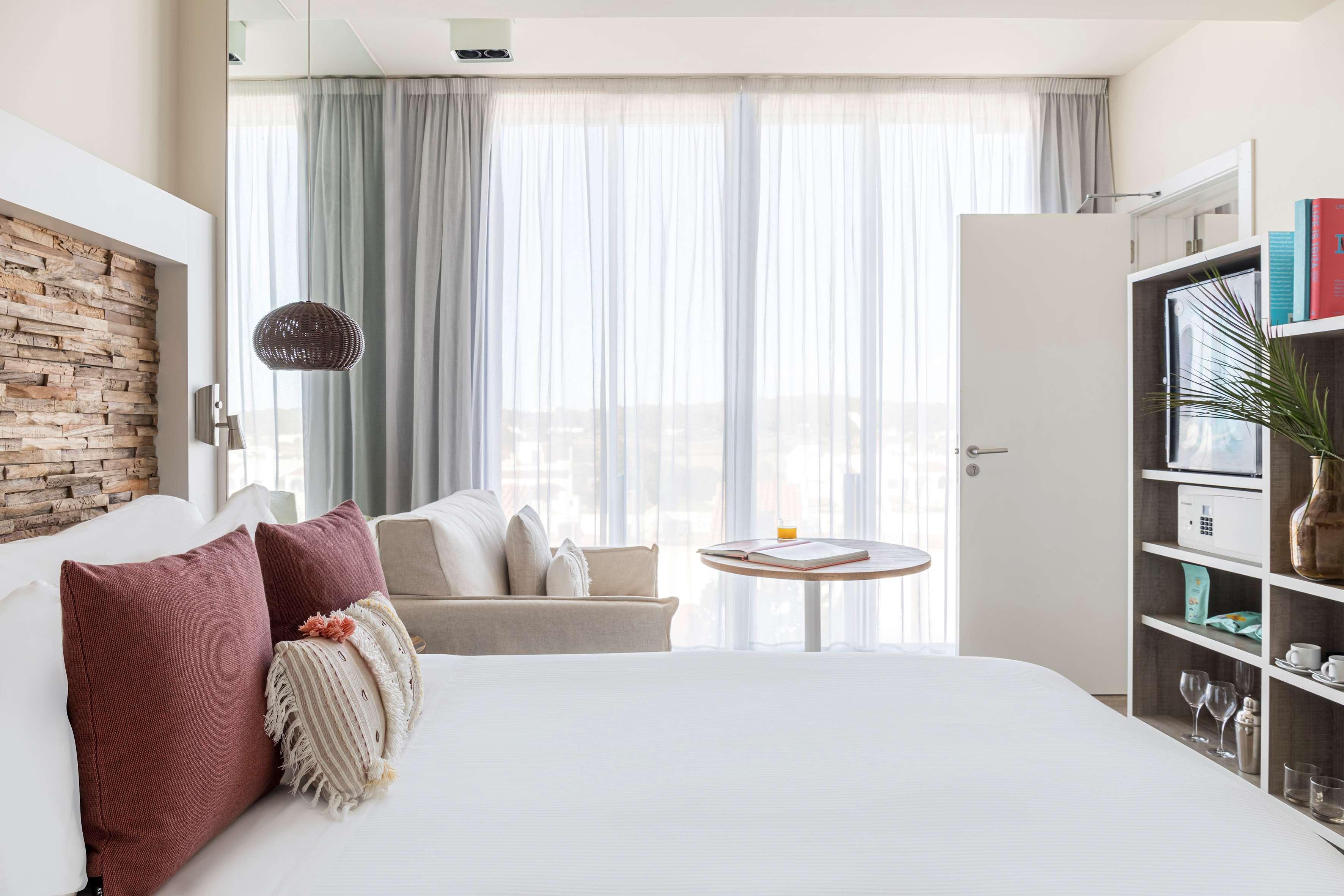 Me Ibiza - The Leading Hotels Of The World Санта Еулалия дел Рио Екстериор снимка