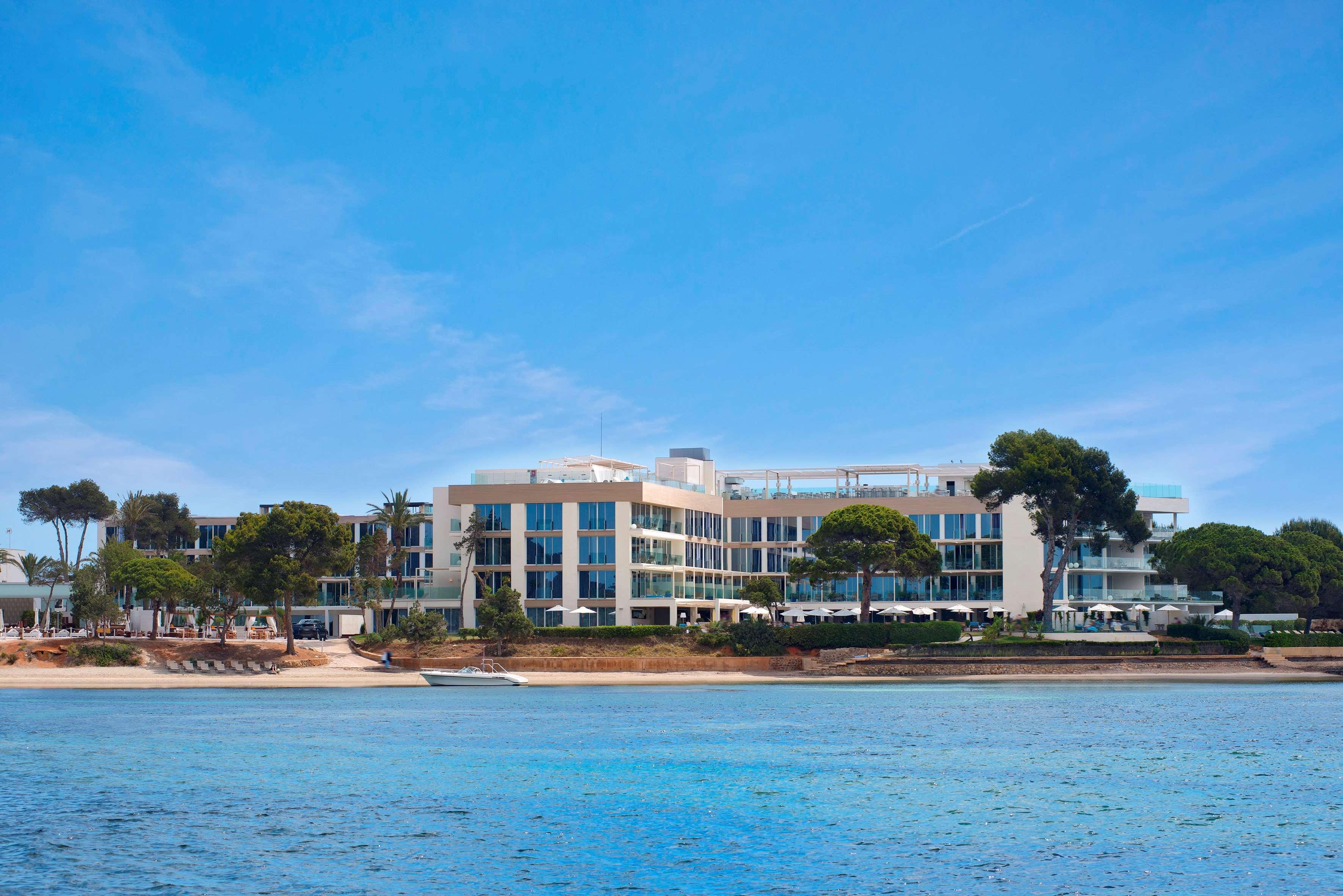 Me Ibiza - The Leading Hotels Of The World Санта Еулалия дел Рио Екстериор снимка