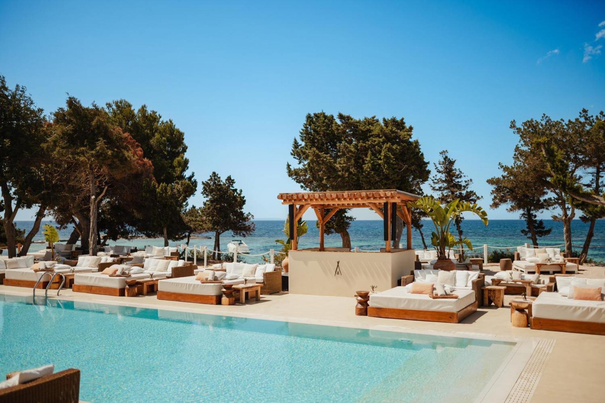 Me Ibiza - The Leading Hotels Of The World Санта Еулалия дел Рио Екстериор снимка