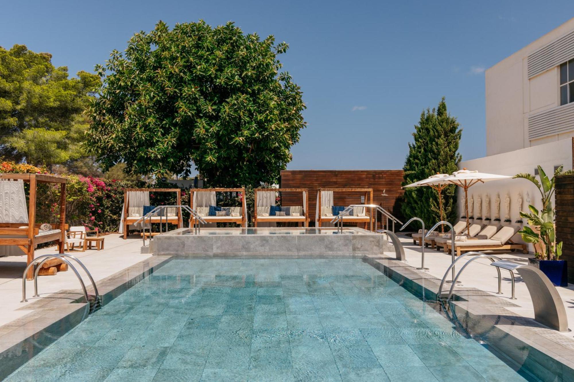 Me Ibiza - The Leading Hotels Of The World Санта Еулалия дел Рио Екстериор снимка